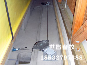 刮糞機